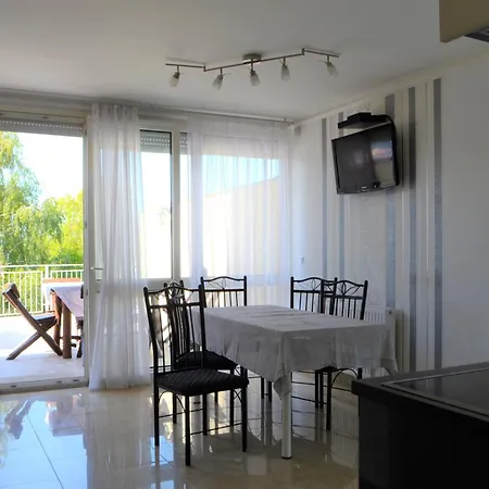 Jenna - Sindy Apartamento *