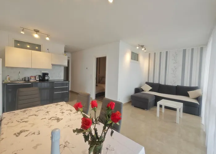 Jenna - Sindy アパート